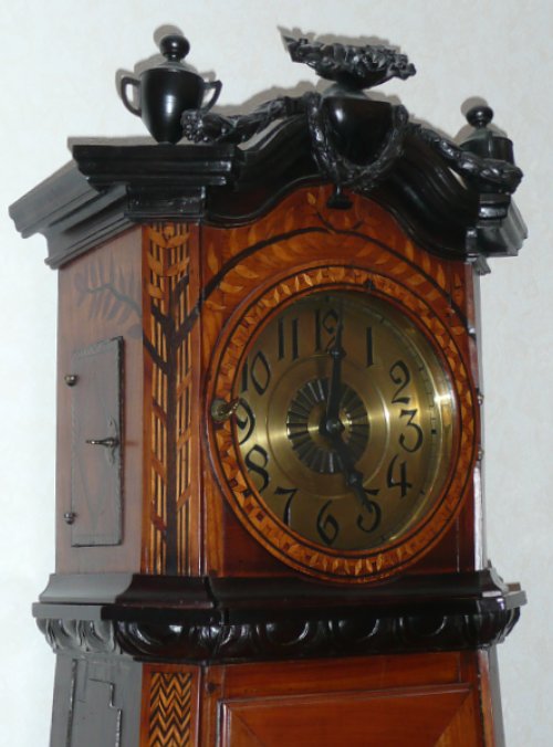 Bodenstanduhr Kopf